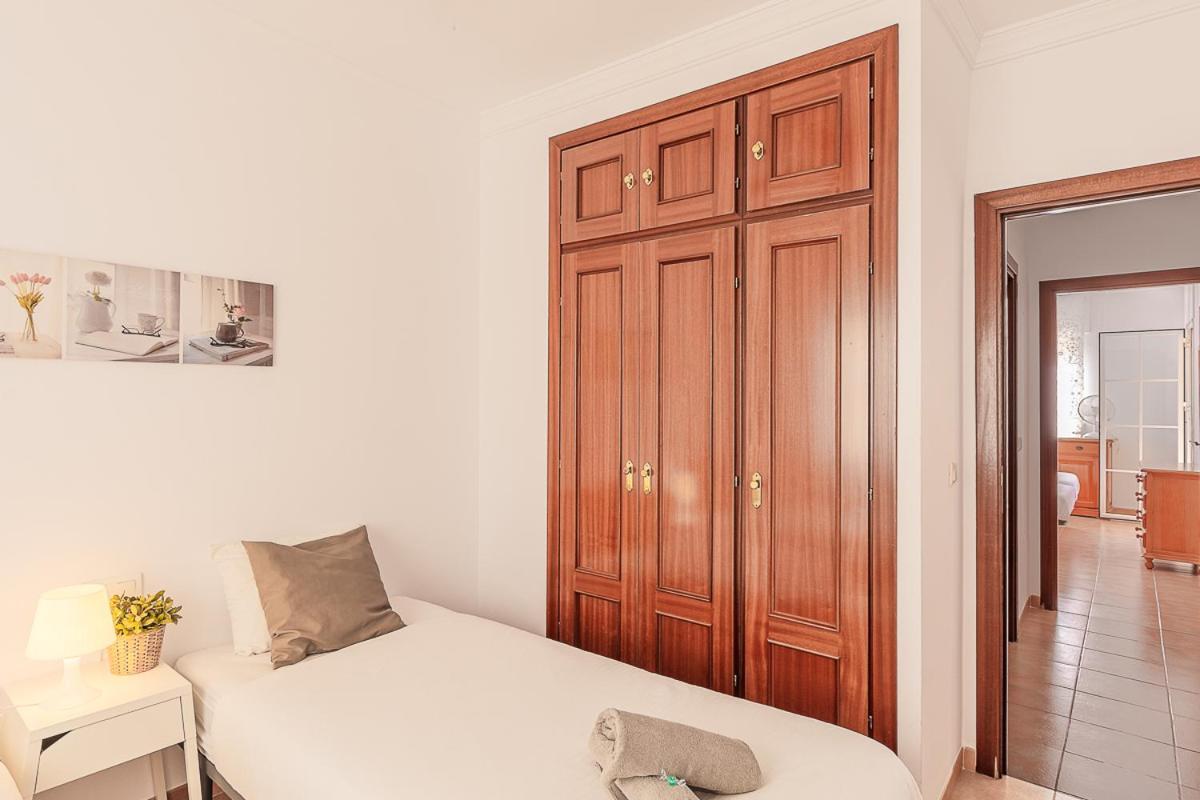 Andaluz Apartments Toboso เนร์คา ภายนอก รูปภาพ