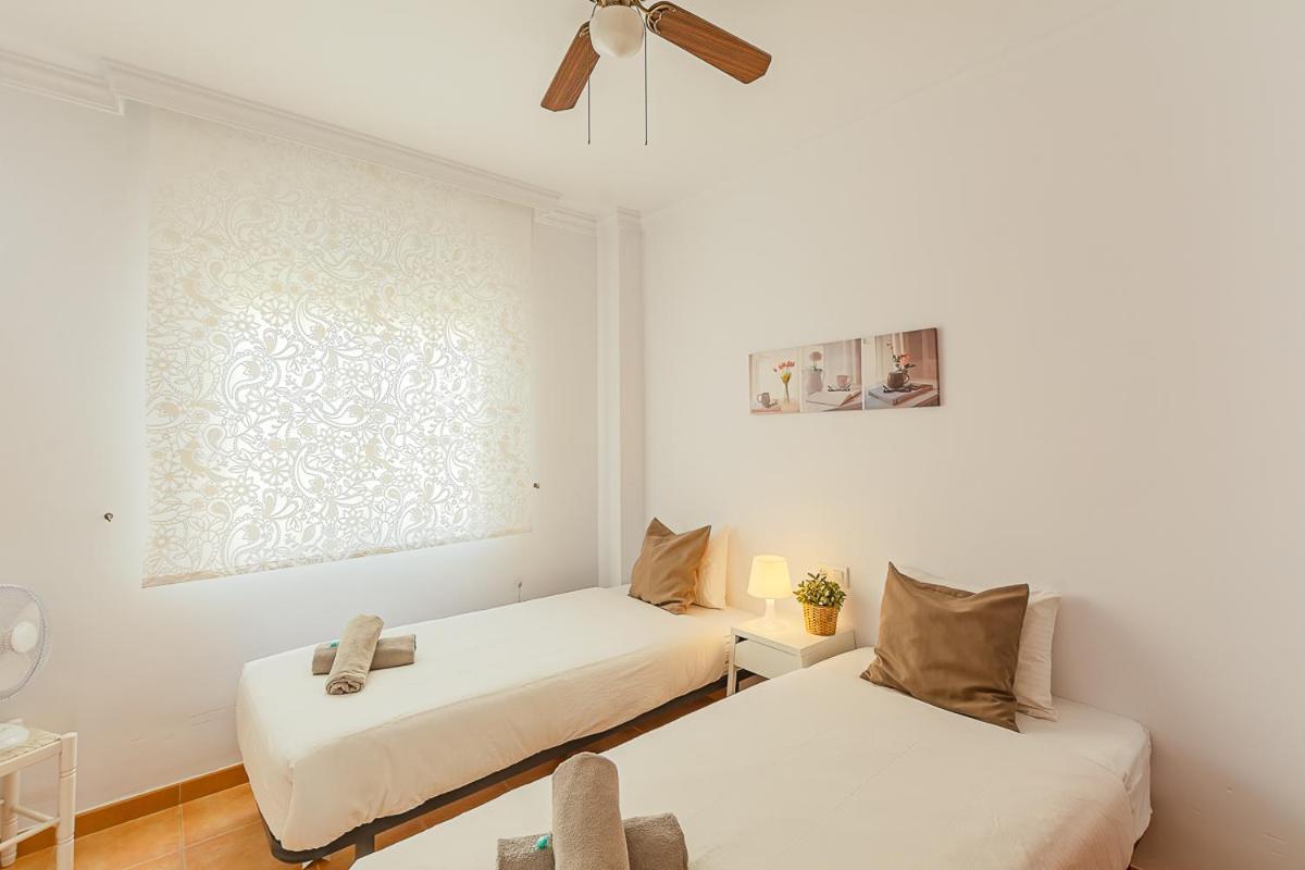 Andaluz Apartments Toboso เนร์คา ภายนอก รูปภาพ